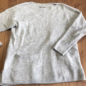 ABERCROMBIE & FITCH POCKET FRONT SWEATER